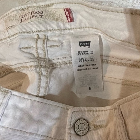 Levi's Women's White Jean Shorts Size 8 EUC - Picture 4 of 8